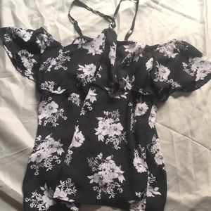 Small off/on shoulder blouse